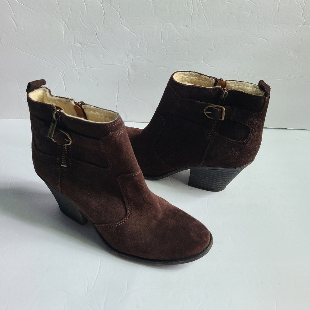 LUCKY BRAND BROWN suede ankle booties